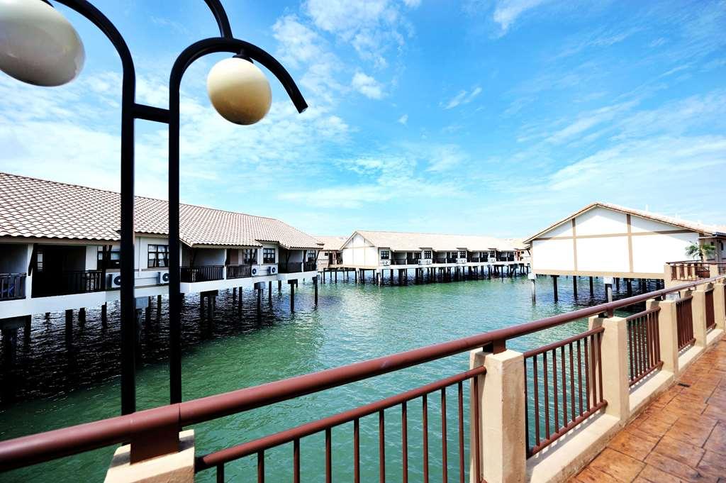 Hotel Lexis Port Dickson Extérieur photo