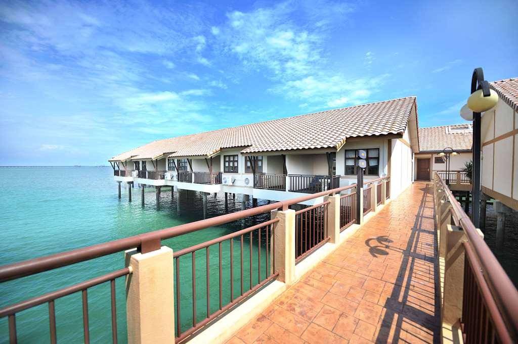 Hotel Lexis Port Dickson Extérieur photo