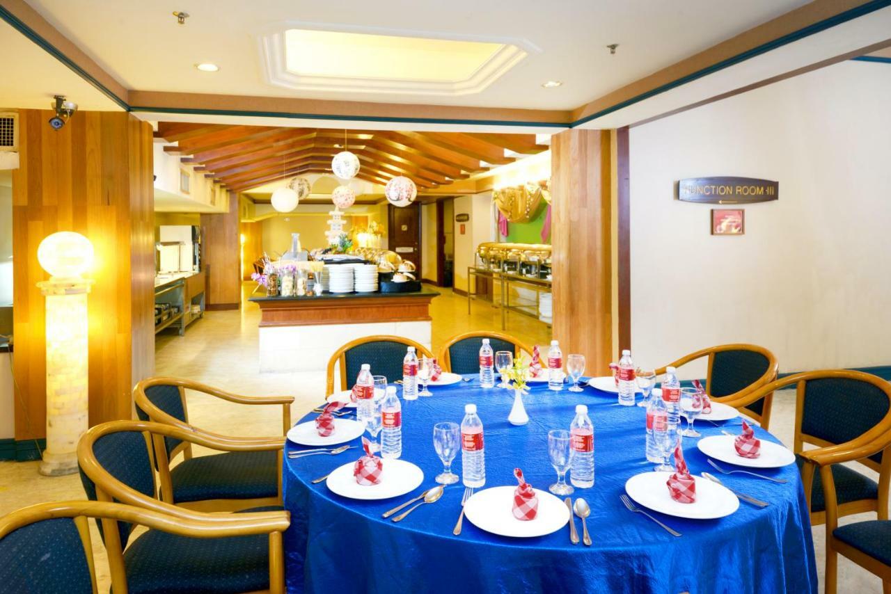 Hotel Lexis Port Dickson Extérieur photo