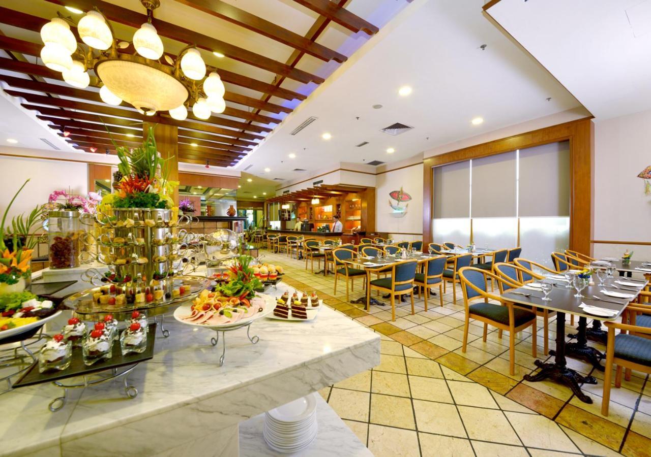 Hotel Lexis Port Dickson Extérieur photo
